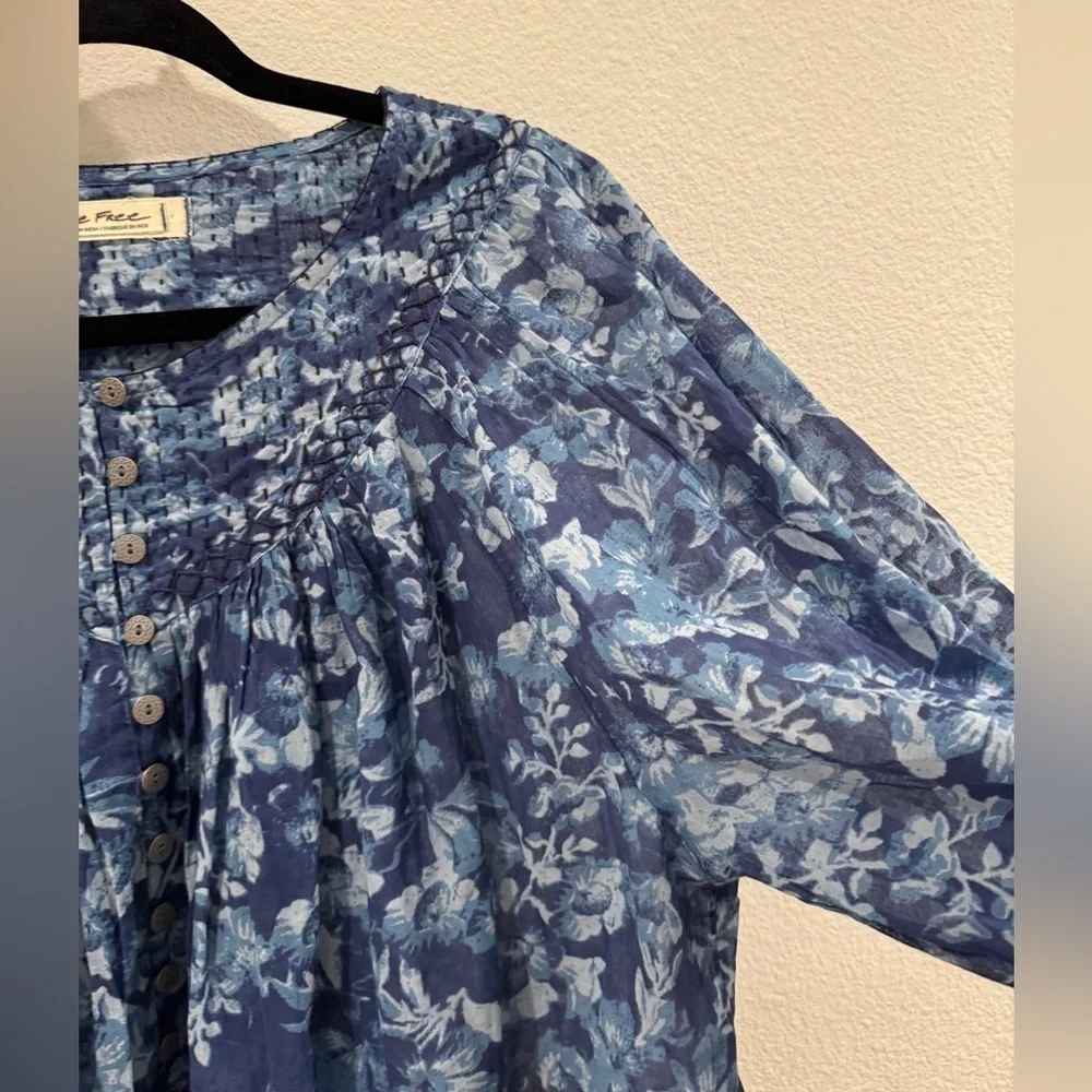 Free People Cool Meadow Blue Floral 100% Cotton Button Front Peasant Blouse XS